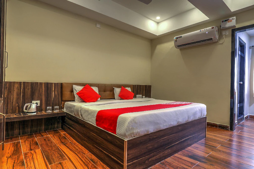 Narayanaguda, Hyderaguda, Kacheguda, Hyderabad Hotel, Nampally Hotel, Abids Hotel, Assembly Hotel, Khairtabad Hotel, Hussain Sagar Hotel, City Centre Hotel, Osmania Medical College Hotel, Koti Hotel, Secretariat Hotel, Himayath Nagar Hotel, Charminar Hotel, Narayanaguda Hotel, Hyderguda Hotel, Kacheguda Hotel